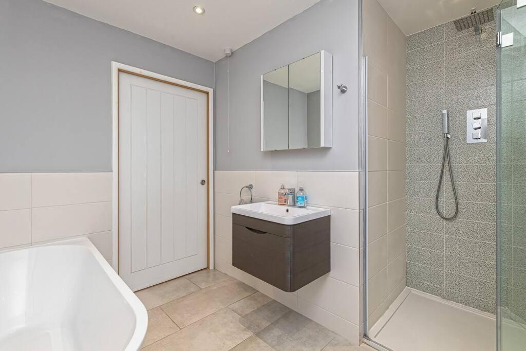 Family-Friendly Retreat Between Beach & Mountains Tremadog Esterno foto