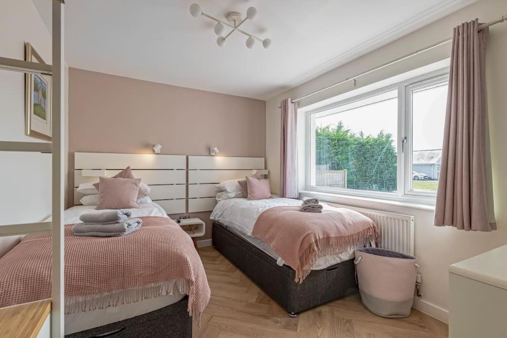 Family-Friendly Retreat Between Beach & Mountains Tremadog Esterno foto