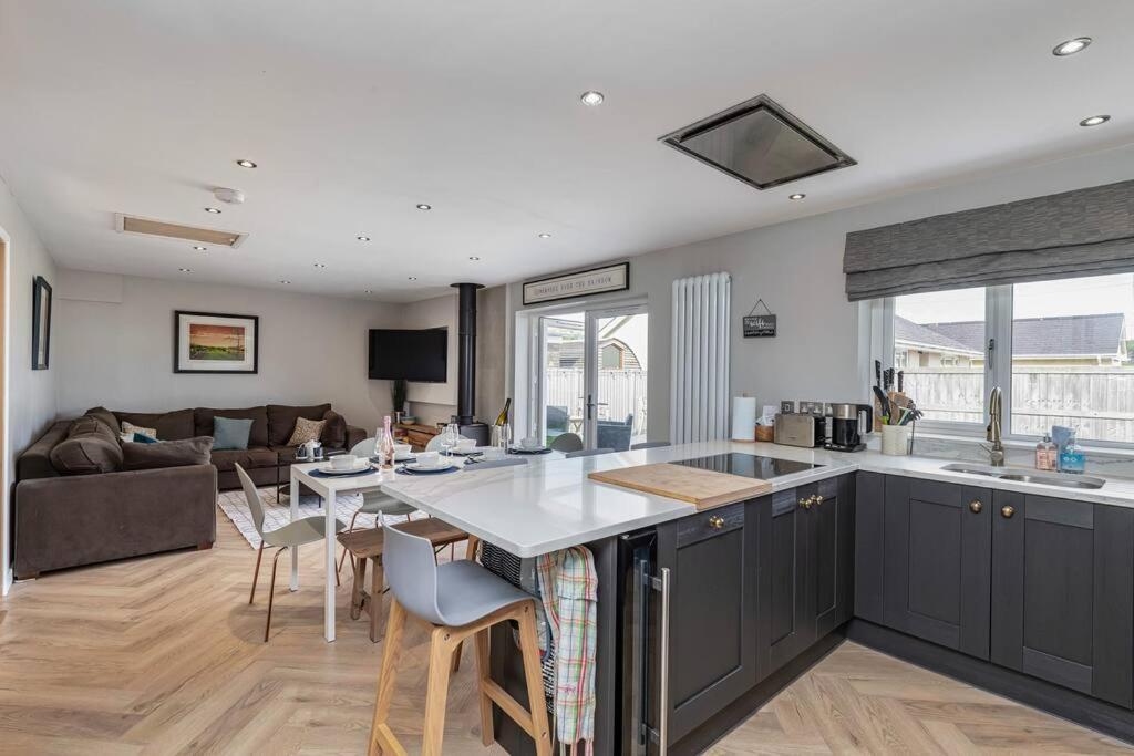 Family-Friendly Retreat Between Beach & Mountains Tremadog Esterno foto